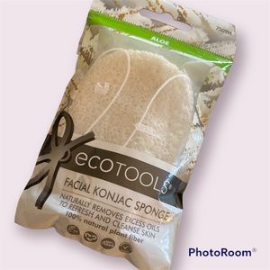Facial Konjac Sponge **FREE WITH $15 PURCHASE**